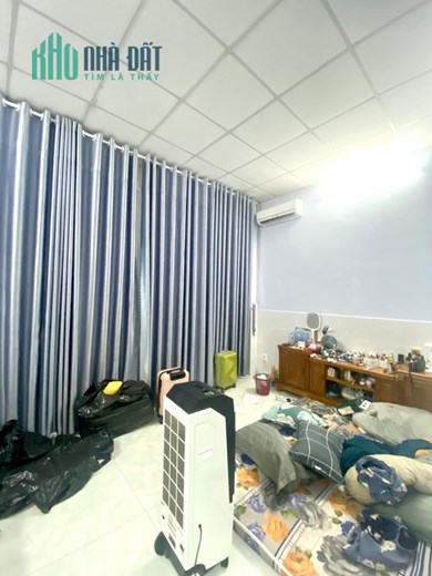 Chỉ 2 tỷ - Bán gấp nhà hẻm xe hơi thông - Giáp Gò Vấp - 70m2- 2 tầng - 3pn