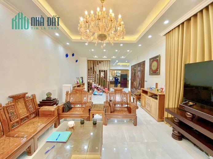 Bán nhà phố Hoàng Cầu, gara, ô tô tránh, nhà đẹp, ở vip, kd đỉnh, 55m, 5T, 12.2 tỷ