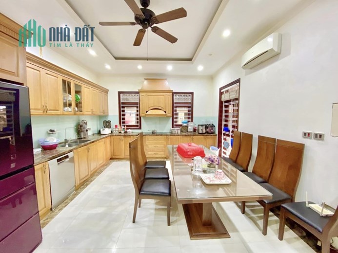 Bán nhà phố Hoàng Cầu, gara, ô tô tránh, nhà đẹp, ở vip, kd đỉnh, 55m, 5T, 12.2 tỷ