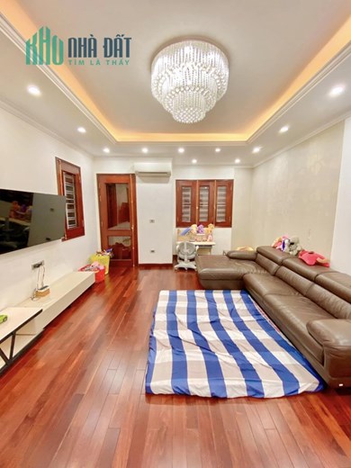 Bán nhà phố Hoàng Cầu, gara, ô tô tránh, nhà đẹp, ở vip, kd đỉnh, 55m, 5T, 12.2 tỷ