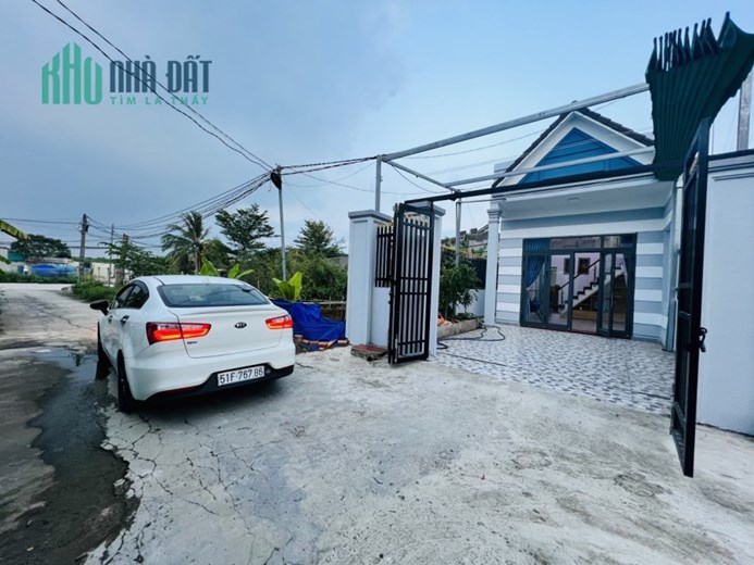 Nhà ngộp ngân hàng, bán nhà lầu mới đẹp, đường 6m chỉ 1ty6