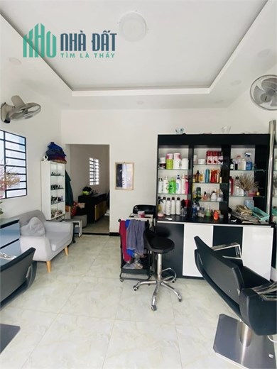 Ngộp Bank, Mặt tiền P. Tân Quý, gần Chợ Tân Hương, 5.5x17.5m, 7 tầng, 8.8 tỷ