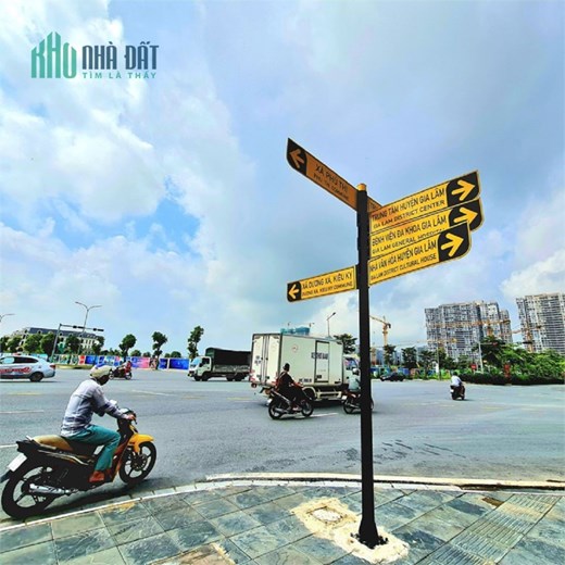 Bán tòa nhà văn phòng, coffee mặt phố Thuận An, Trâu Quỳ, Gia Lâm. 400m2 sàn. Lh 0989894845