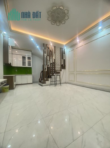 SIÊU PHẨM THANH XUÂN. Bán nhà Vũ Trọng Phụng. 40m2 x 6T. MT 5m. LÔ GÓC. Ô TÔ. GẦN PHỐ. Hơn 6 Tỷ.