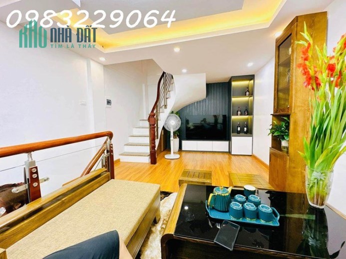Bán nhà 4T ngõ 5 Hoàng Quốc Việt, Cầu Giấy, 30m, 3.4 tỷ