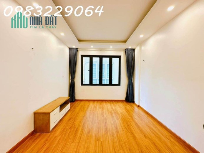 Bán nhà 4T ngõ 5 Hoàng Quốc Việt, Cầu Giấy, 30m, 3.4 tỷ