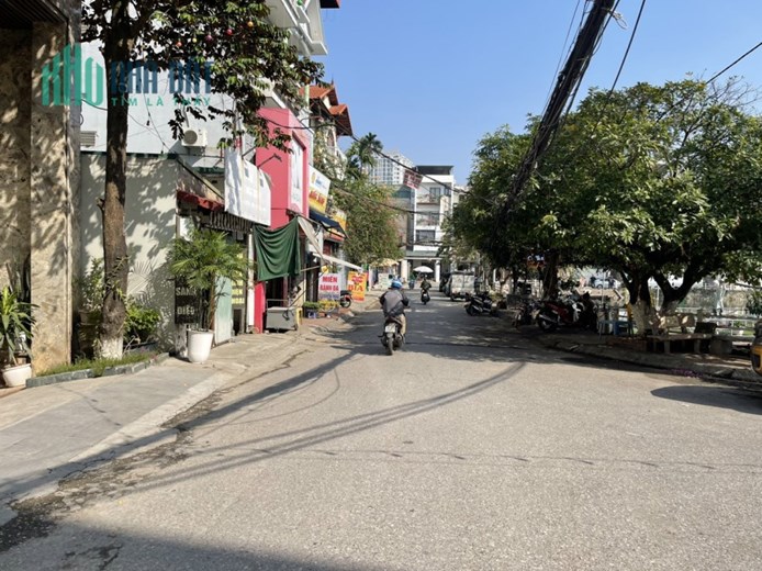 MẶT NGÕ LÂM DU, MẶT HỒ BỒ ĐỀ - KINH DOANH 2 Ô TÔ TRÁNH NHAU – Ở SANG – VỊ TRÍ ĐẮC ĐỊA