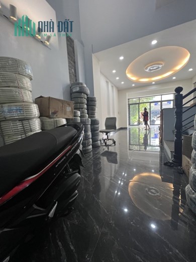 Bán nhà đường Nguyễn Ảnh Thủ Tân Chánh Hiệp Q.12 4 tầng 6pn chỉ 3.9 tỷ