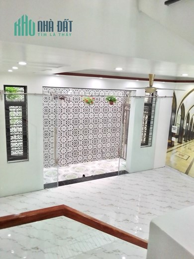 NHÀ XÂY MỚI SÂN CỔNG PHỐ HỒ SEN