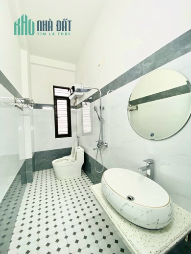 NHÀ XÂY MỚI SÂN CỔNG PHỐ HỒ SEN