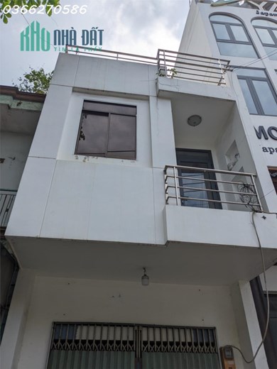 Bán nhà Mặt tiền gần Nguyễn Thị Thập, Quận 7; 3 tầng ngang 4m; sân đậu ô tô thoải mái; ra Phú Mỹ