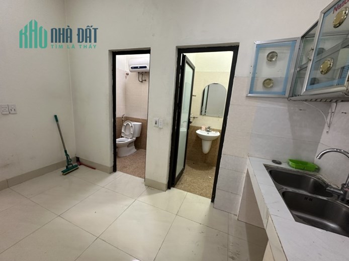 Cho thuê mặt bằng sẵn kinh doanh DT 250m2 góc 2 mặt tiền Liên Bảo