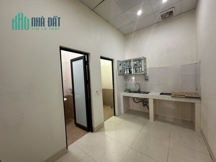 Cho thuê mặt bằng sẵn kinh doanh DT 250m2 góc 2 mặt tiền Liên Bảo