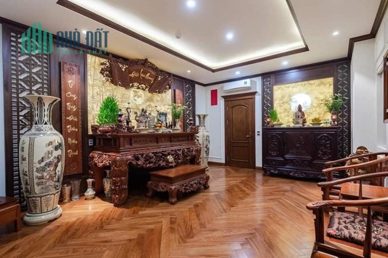 Bán nhà riêng mặt phố Hồng Mai, Hai Bà Trưng ôtô vào nhà vuông vắn ở ngay 70m2 5 tầng mặt tiền 4.3m
