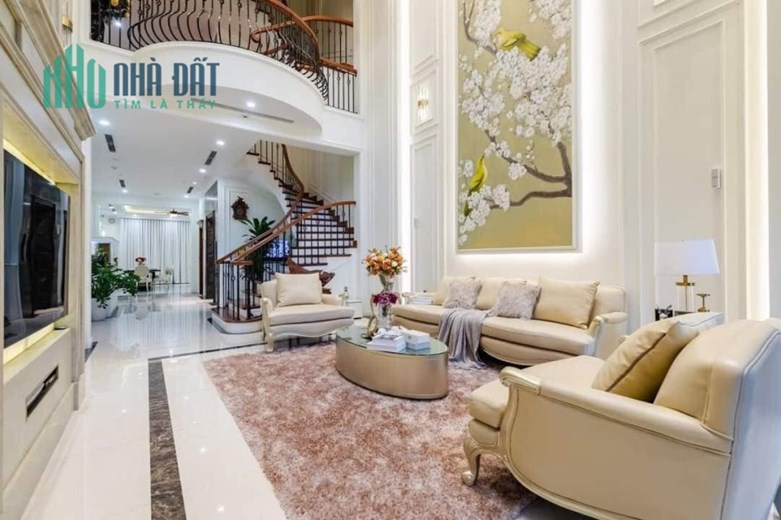 Bán nhà riêng mặt phố Hồng Mai, Hai Bà Trưng ôtô vào nhà vuông vắn ở ngay 70m2 5 tầng mặt tiền 4.3m