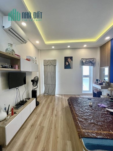 BÁN NHÀ 4 X 12 (48m) - XE HƠI - 4.5 TỶ  - 4 TẦNG - ĐỘC LẬP (TÂN PHÚ)