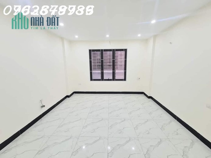 Bán gấp nhà Hữu Hòa Thanh Trì 32m2 5 Tầng lô góc mặt ngõ 3 thoáng