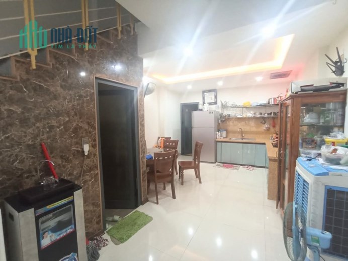 B.Á.N nhà Phạm Nhữ Tăng 72M2- Trung tâm Thanh Khê. Nhà 3 tầng. Chỉ 4.8 Tỉ