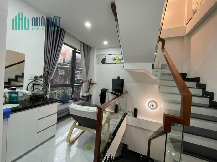 Nhà Võ Văn Tần, Quận 3. 40m2, nhà đẹp. Chỉ 6 tyr5. Hẻm to
