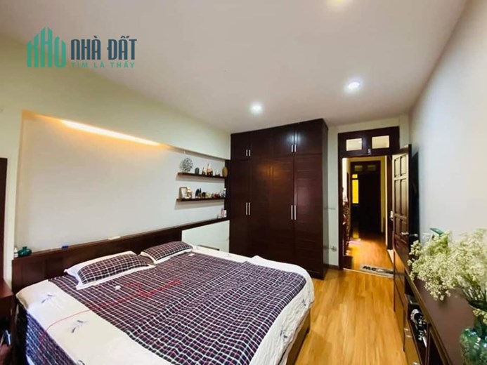 Bán Nhà Trần Quý Kiên, Thuê cực tốt, 95m giá 15.8 tỷ