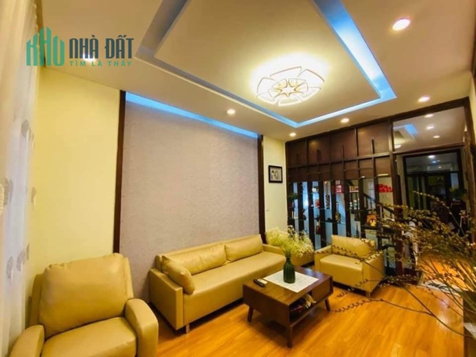 Bán Nhà Trần Quý Kiên, Thuê cực tốt, 95m giá 15.8 tỷ