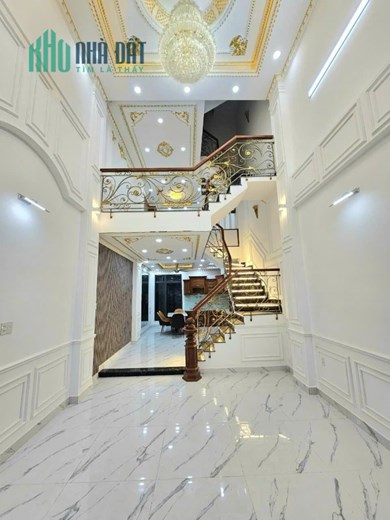 Nhà chất như nước cất- KDC Center Home Reverside Kha Vạn Cân - Gara xe hơi