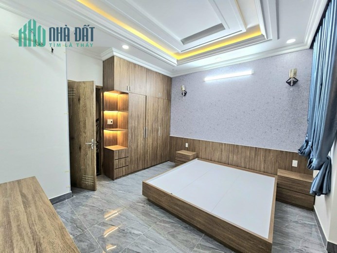 Nhà chất như nước cất- KDC Center Home Reverside Kha Vạn Cân - Gara xe hơi