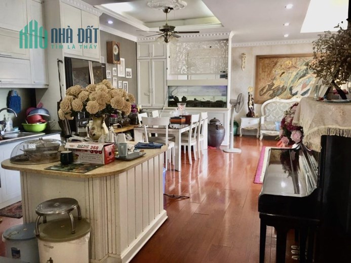 Bán Căn Hộ Chung Cư Cổ Nhuế 156m2,  tầng7, 3 phòng ngủ đầy đủ công năng, tặng full nội thất sang