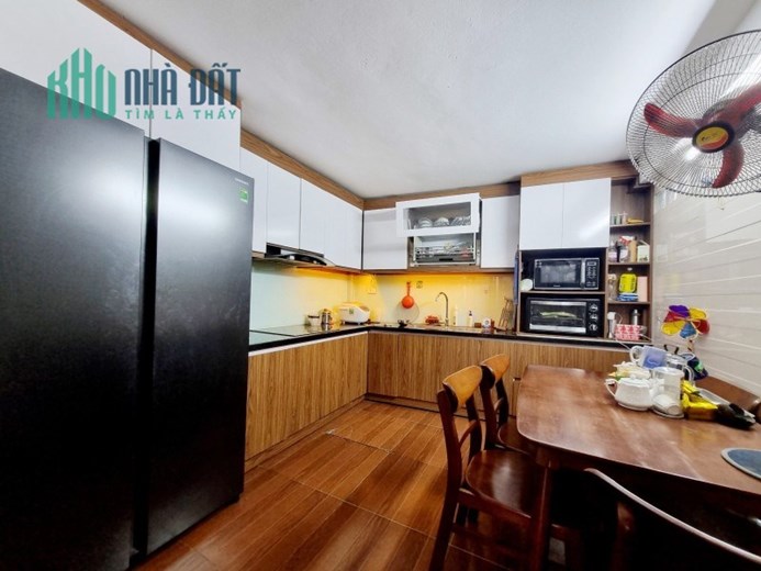 Bán nhà Ngọc Thụy,Long Biên 38m2,5 tầng lô góc ,gần oto nhỉnh 3 tỷ