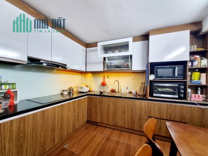 Bán nhà Ngọc Thụy,Long Biên 38m2,5 tầng lô góc ,gần oto nhỉnh 3 tỷ