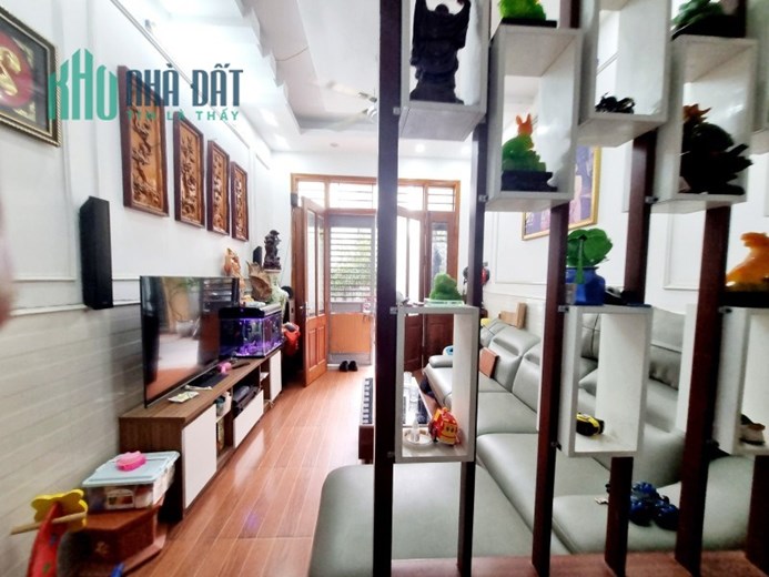 Bán nhà Ngọc Thụy,Long Biên 38m2,5 tầng lô góc ,gần oto nhỉnh 3 tỷ