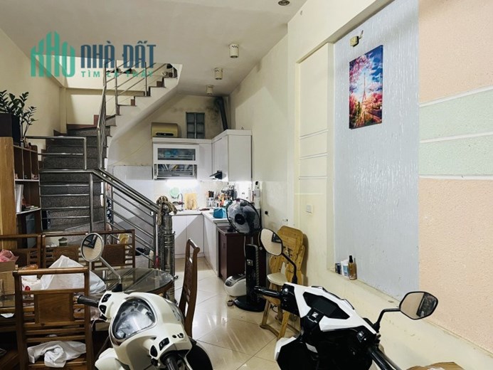 Nhỉnh 3 tỷ có nhà phố Giáp Nhất Nhân Chính 33mx5T 3 ngủ gần ô tô ở ngay lh 0817606560