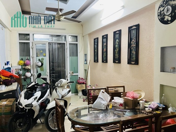 Duy nhất 1 căn phố Giáp Nhất Thanh Xuân 33mx5T gần ô tô ở ngay nhỉnh 3  tỷ lh 0975124520