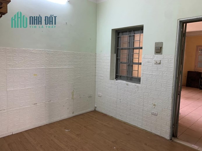 Bán Căn Hộ Tập Thể Nguyễn Khánh Toàn 36/60m2, tầng 5, 2 phòng ngủ đầy đủ công năng, có thể cơi nới