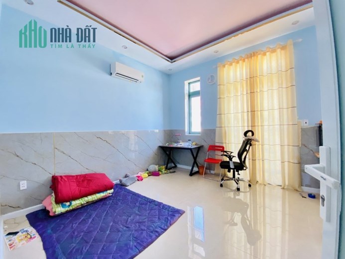 HÓT- Q12 - NGUYỄN VĂN QUÁ- ĐÔNG HƯNG THUẬN-HẺM XE HƠI - GIÁP TÂN BÌNH - 75M2 NGANG HƠN 5M - NHÀ 3