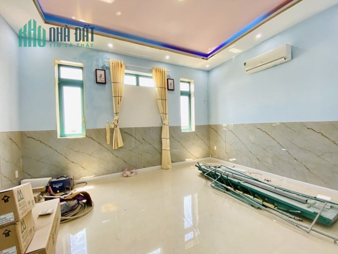 HÓT- Q12 - NGUYỄN VĂN QUÁ- ĐÔNG HƯNG THUẬN-HẺM XE HƠI - GIÁP TÂN BÌNH - 75M2 NGANG HƠN 5M - NHÀ 3
