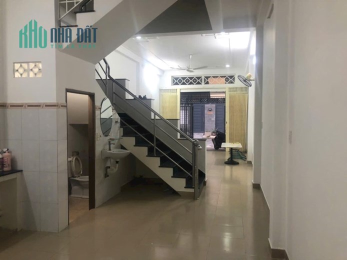 Cho thuê nhà VTKD 12M thông Tô Hiệu quận Tân Phú 4 x 16 -2T chỉ 13 triệu TL