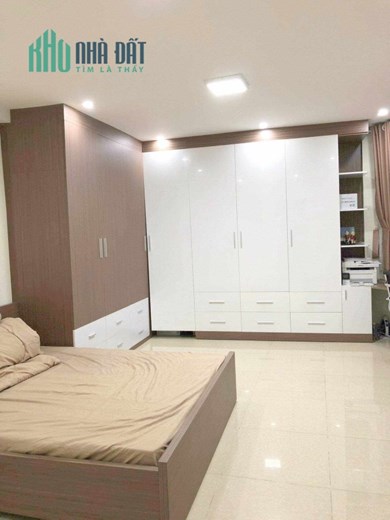BÁN GẤP NHÀ 5 TẦNG ĐƯỜNG XVNT P26 5.3x10 CHỈ 5.95 TỶ CÒN TL