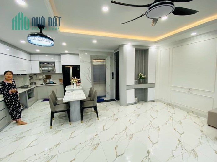 Bán nhà Nguyễn Ngọc Nại, Quận Thanh Xuân, phân lô, thang máy