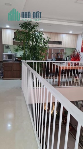 bán nhà 5 lầu - xe hơi ngủ trong nhà - nhà mới xây - phan văn trị - BTCT 1 trệt 1 lửng 2 lầu sân