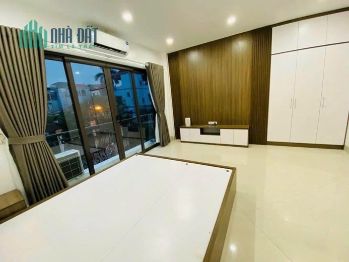 BÁN NHÀ PHỐ CỔ NGỌC LÂM 40M 5 TẦNG  CHỈ 3 TỶ9, NHÀ ĐẸP FULL NỘI THẤT, 10M Ô TÔ TRÁNH, GẦN PHỐ