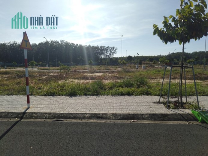 CẦN BÁN GẤP LÔ ĐẤT 70M2 KHU NHÀ Ở BÌNH MỸ GIÁ 620TR