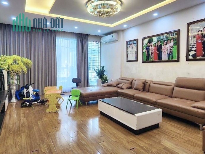 Bán nhà Võng Thị. CỰC HIẾM _ SÁT BỜ HỒ TÂY _ Ô TÔ TRÁNH, QUAY ĐẦU , VÀO NHÀ. 45m2/5T/11.2tỷ