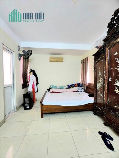 LẠC LONG QUÂN- OTÔ -ô chờ THANG MÁY -VP- GẦN HỒ TÂY  82 M 12,4 TỶ