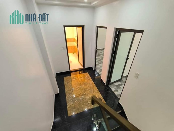 NHÀ 3 TẦNG XÂY MỚI LÔ GÓC LẠCH TRAY NGAY CHÂN CẦU RÀO 1