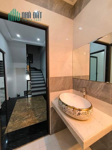 NHÀ 3 TẦNG XÂY MỚI LÔ GÓC LẠCH TRAY NGAY CHÂN CẦU RÀO 1