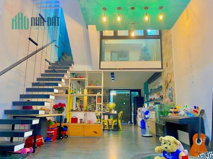 BÁN NHÀ 100M2, HẺM XE HƠI, NHÀ MỚI Ở NGAY,SÂN THƯỢNG,NHỈNH 7TY