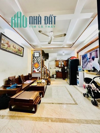 Bán nhà Vĩnh Hưng nhà đẹp ngay phố 32m 5 tầng 3 tỷ hơn giá rẻ khu vực