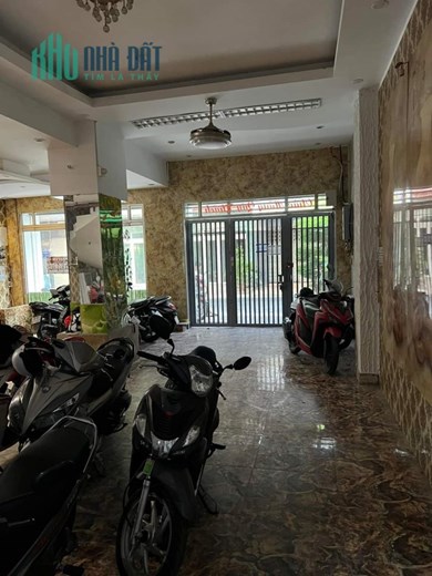 Bán Nhà Mặt Tiền Bàu Cát, Víp Tân Bình, 216m2, Ngang 12m, Dòng Tiền 120tr, Nhỉnh 52 Tỷ.