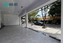 Chính chủ cần bán gấp căn  góc 2 mặt  tiền đường vị trí kinh doanh sầm uất đường  Mai Văn Vĩnh Q7.